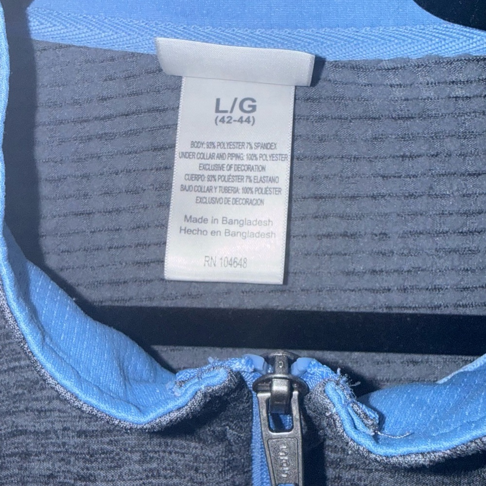 UNC Men's Logo Quarter Zip Lightweight Pullover size Large (42-44) - Picture 3 of 8